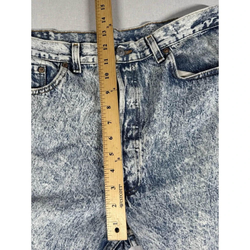 Levis *** please
